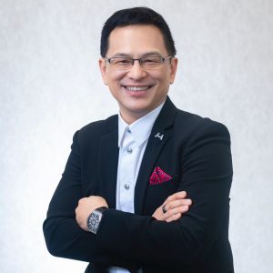 Dr Timothy Low